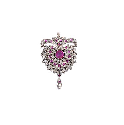 Lot 591 - RUBY AND DIAMOND PENDANT/BROOCH