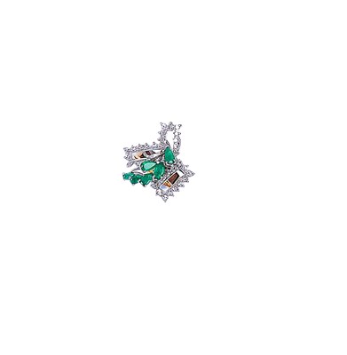 Lot 593 - EMERALD AND DIAMOND RING