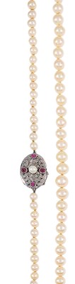 Lot 596 - CULTURED PEARL AND RUBY NECKLACE