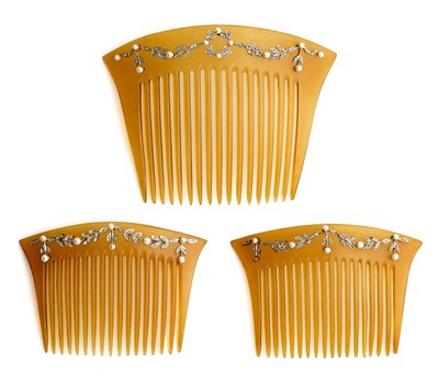 Lot 203 - A SET OF THREE BELLE EPOQUE TORTOISESHELL, DIAMOND AND SEED PEARL HAIR COMBS, CIRCA 1910