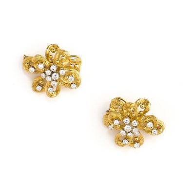 Lot 406 - PAIR OF DIAMOND BROOCH CLIPS, 1960s