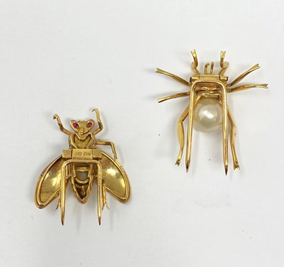 Lot 407 - TWO CULTURED PEARL INSECT BROOCHES, 1960s