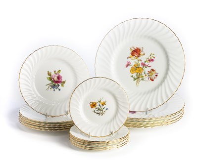 Lot 9 - A SET OF MINTON PLATES, MID 20TH CENTURY