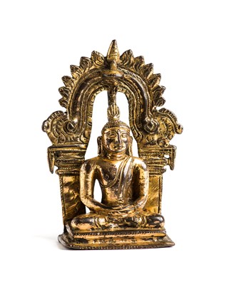 Lot 81 - A SINHALESE GILT BRONZE FIGURE OF BUDDHA, SRI LANKA, 17TH / 18TH CENTURY