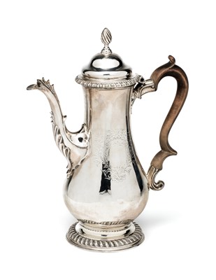 Lot 297 - A GEORGE III SILVER COFFEE POT, WHIPHAM & WRIGHT, LONDON, 1768