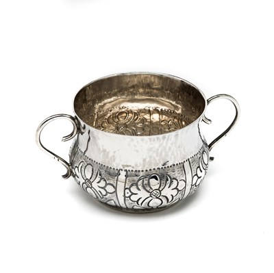 Lot 312 - A COMMONWEALTH SILVER PORRINGER, SA IN MONOGRAM, LONDON, 1658