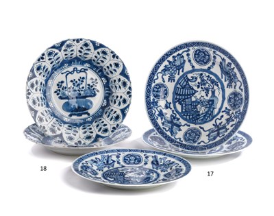 Lot 17 - A SET OF THREE CHINESE BLUE AND WHITE PLATES