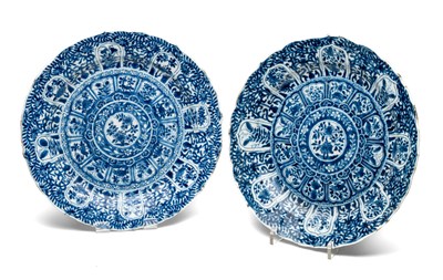 Lot 22 - A PAIR OF CHINESE BLUE AND WHITE PLATES