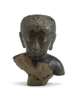 Lot 133 - A SMALL MAJAPAHIT BRONZE BUST OF A DEITY