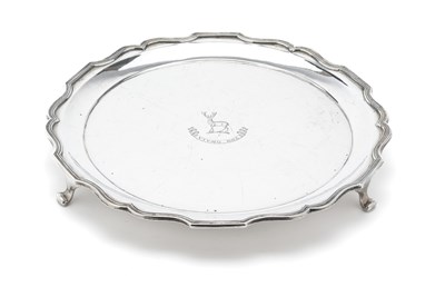 Lot 195 - A GEORGE V SILVER SALVER, HUNT & ROSKELL LTD., LONDON, 1923