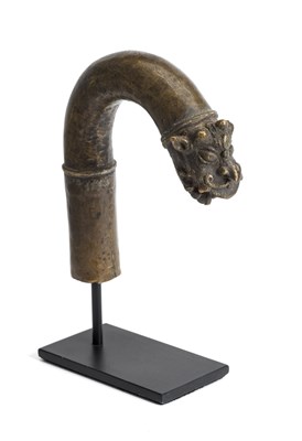 Lot 229 - A BRONZE FINIAL IN THE FORM OF A MAKARA