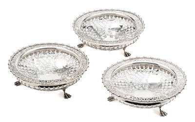 Lot 200 - A PAIR OF EDWARDIAN SILVER SWEETMEAT BOWLS, GOLDSMITHS & SILVERSMITHS CO. LTD., LONDON, 1908