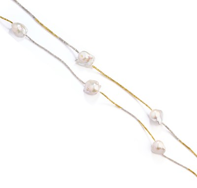 Lot 466 - □ A CULTURED PEARL AND DIAMOND NECKLACE