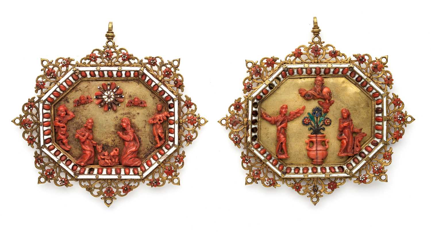 Lot 265 - A PAIR OF SICILIAN CAPEZZALI (DEVOTIONAL PLAQUES) OF 'THE ANNUNCIATION' AND 'THE NATIVITY'