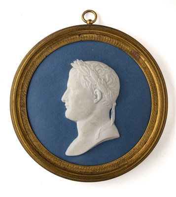 Lot 269 - A SEVRES BISCUIT PORTRAIT MEDALLION OF NAPOLEON I