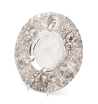 Lot 287 - A GERMAN SILVER DISH