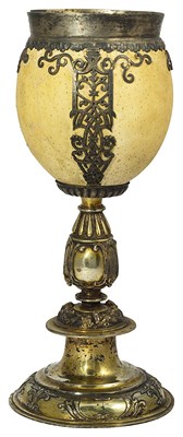 Lot 292 - â“Œ A GERMAN PARCEL-GILT-SILVER 'OSTRICH EGG' CUP