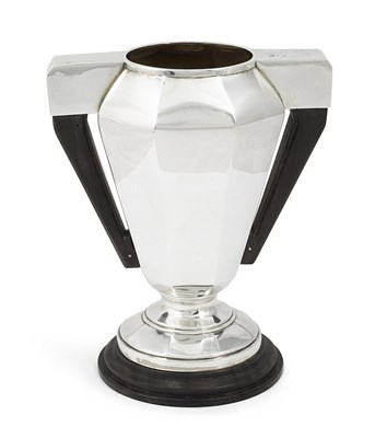 Lot 309 - Ëœâ“Œ A FRENCH ART DECO SILVER VASE