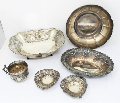 Lot 326 - FIVE SWEETMEAT DISHES