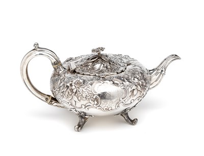 Lot 331 - ËœA VICTORIAN SILVER TEAPOT