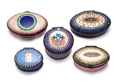 Lot 399 - A GROUP OF FIVE ENGLISH ENAMEL PATCH BOXES