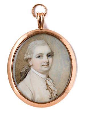 Lot 432 - ËœA PORTRAIT MINIATURE OF A GENTLEMAN