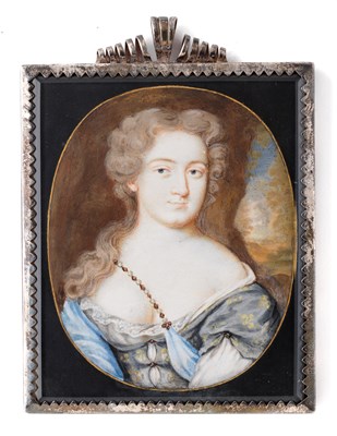 Lot 438 - A PORTRAIT MINIATURE OF A LADY