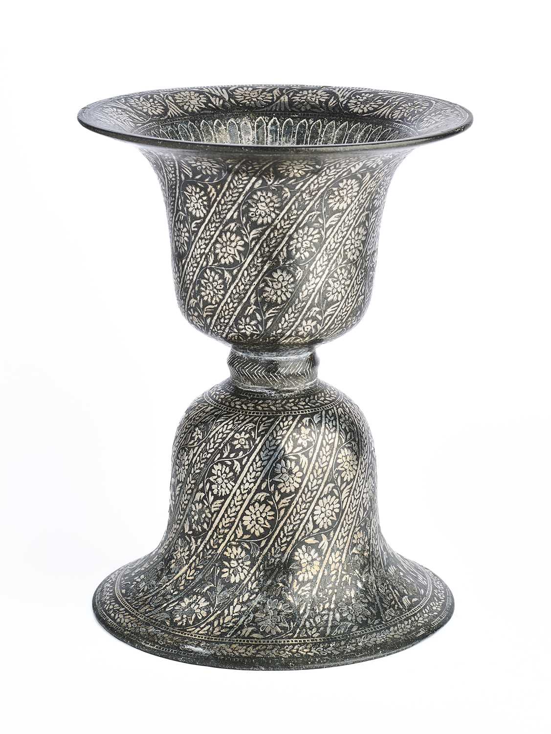 Lot 265 - A LARGE BIDRI SPITOON, DECCAN, SOUTHERN