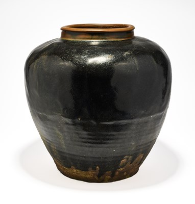Lot 105 - A CHINESE BLACK-GLAZED STONEWARE LOBED JAR, PROBABLY MING DYNASTY, 16TH/17TH CENTURY