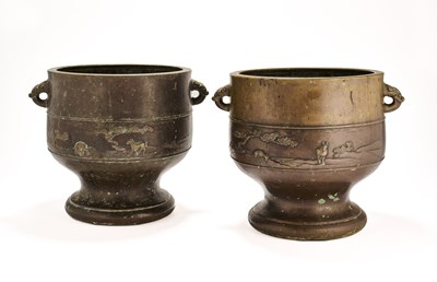 Lot 209 - A PAIR OF JAPANESE BRONZE IKEBANA VASES, MEIJI PERIOD (1868-1912)