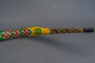 Lot 22 - A CHINESE COMPOSITE BOW, QING DYNASTY, 19TH CENTURY; AND A CHINESE BOW BY YANG FUXI OF JU YUAN HAO