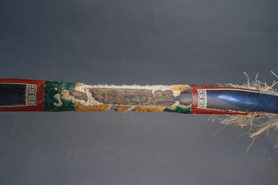 Lot 22 - A CHINESE COMPOSITE BOW, QING DYNASTY, 19TH CENTURY; AND A CHINESE BOW BY YANG FUXI OF JU YUAN HAO