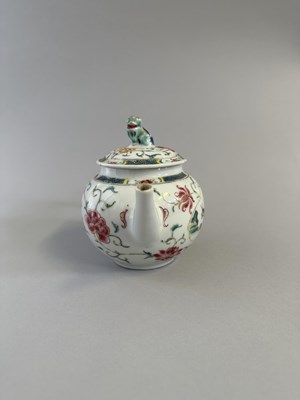 Lot 65 - FOUR CHINESE EXPORT PORCELAIN TEAPOTS AND COVERS, QING DYNASTY, 18TH/19TH CENTURY