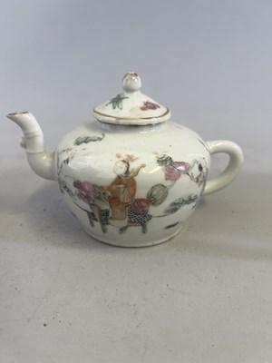 Lot 65 - FOUR CHINESE EXPORT PORCELAIN TEAPOTS AND COVERS, QING DYNASTY, 18TH/19TH CENTURY