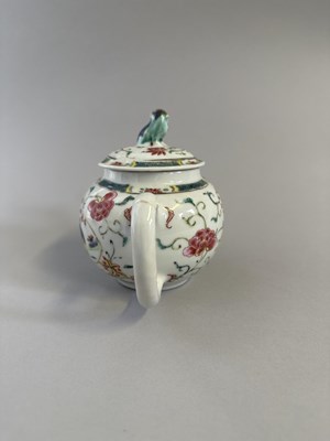 Lot 65 - FOUR CHINESE EXPORT PORCELAIN TEAPOTS AND COVERS, QING DYNASTY, 18TH/19TH CENTURY