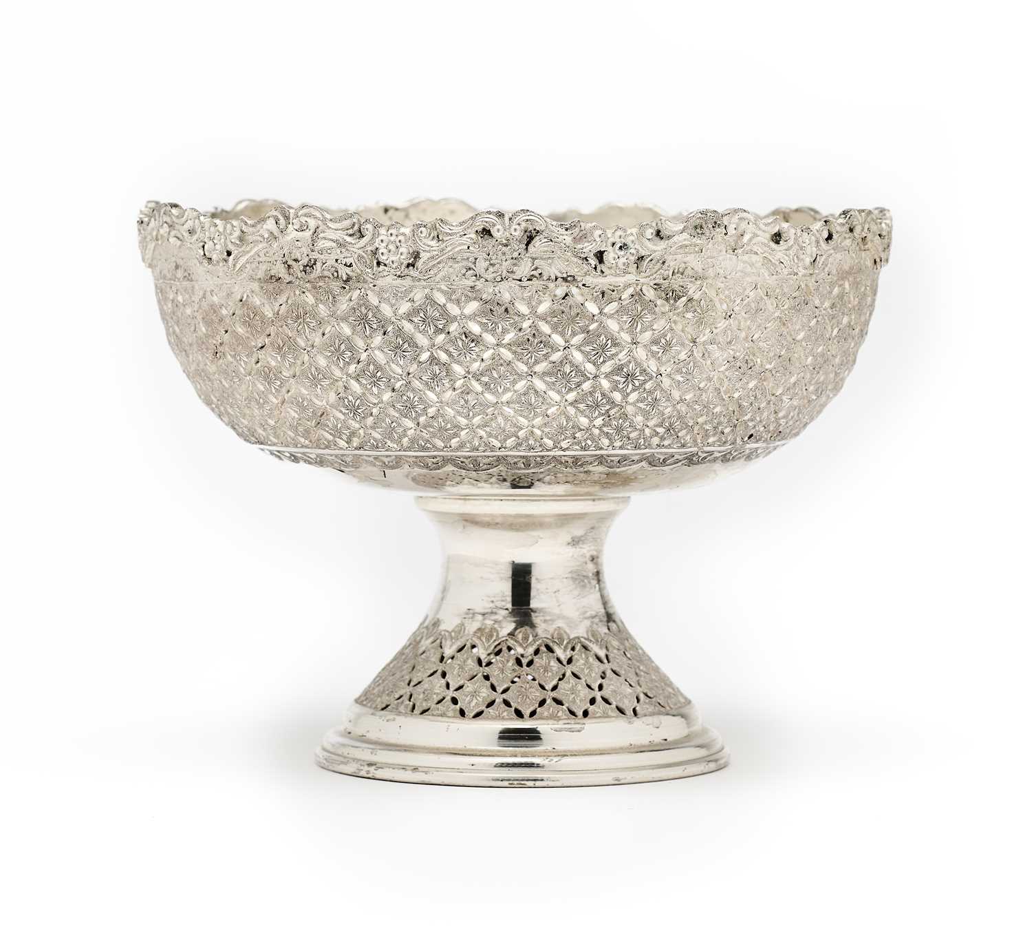 Lot 64 - AN IRANI PEDESTAL SWEETMEAT BOWL, SEYYED HASSAN JOUZDANI, ISFAHAN, LATER 20TH CENTURY