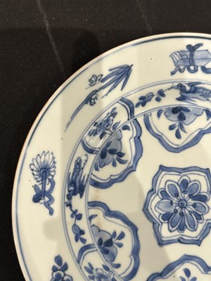 Lot 48 - TWO CHINESE EXPORT BLUE AND WHITE PLATES, QING DYNASTY, KANGXI PERIOD (1662-1722)