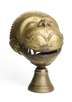 Lot 217 - A BRONZE HEAD, PROBABLY OF HANUMAN, WESTERN DECCAN, INDIA, 18TH/19TH CENTURY