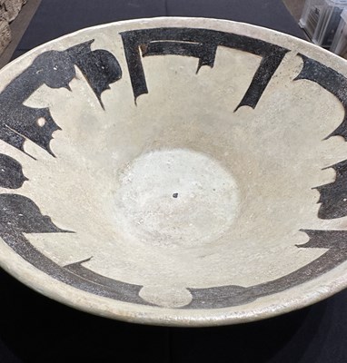 Lot 88 - A SAMANID CALLIGRAPHIC BOWL, PROBABLY NISHAPUR, PERSIA, 10TH CENTURY