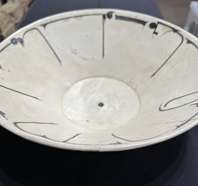 Lot 83 - A LARGE SAMANID CALLIGRAPHIC BOWL, PROBABLY NISHAPUR, PERSIA, 10TH CENTURY