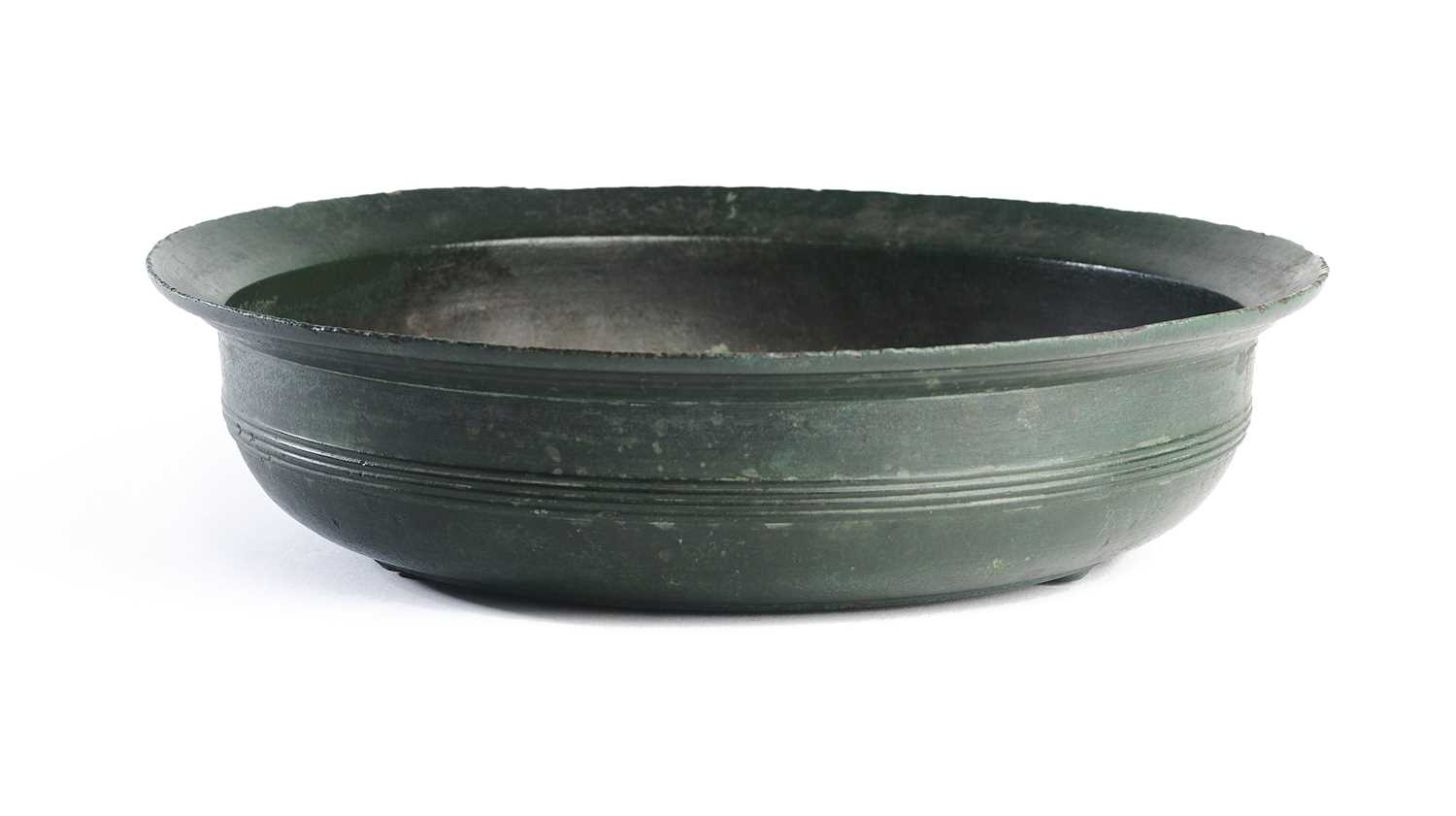Lot 534 - A MAJAPAHIT BRONZE BOWL, JAVA, INDONESIA, CIRCA 14TH CENTURY