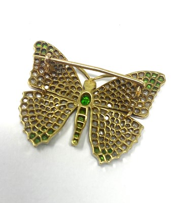 Lot 362 - BELLE EPOQUE DIAMOND AND DEMANTOID GARNET BROOCH, 1910s