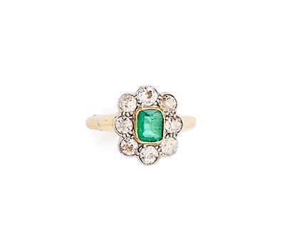Lot 438 - EMERALD AND DIAMOND CLUSTER RING