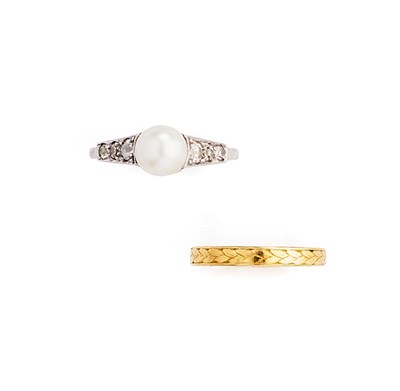 Lot 433 - PEARL AND DIAMOND RING AND WEDDING BAND, 1930s