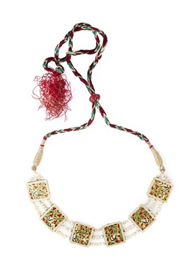 Lot 279 - AN ENAMELLED GOLD NECKLACE, JAIPUR, INDIA, 20TH CENTURY