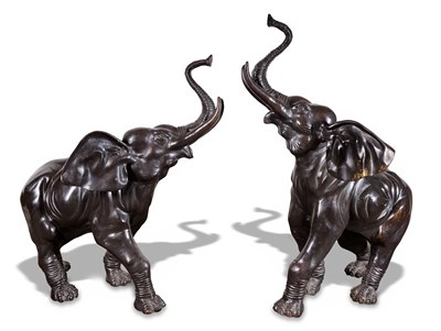 Lot 137 - A LARGE AND IMPRESSIVE PAIR OF JAPANESE-STYLE BRONZE AFRICAN ELEPHANTS