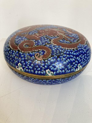 Lot 27 - A CHINESE CLOISONNE ENAMEL 'DRAGON' BOX AND COVER, QING DYNASTY, CIRCA 1800