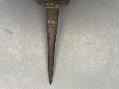 Lot 45 - AN INDIAN LANCE SHOE (BARSHA), 18TH/19TH CENTURY