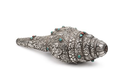 Lot 175 - A SILVER-MOUNTED CONCH SHELL HORN (SANKHA), TIBET, 19TH CENTURY