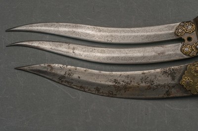 Lot 40 - TWO INDIAN FOOT DAGGERS (BICHWA), 19TH CENTURY